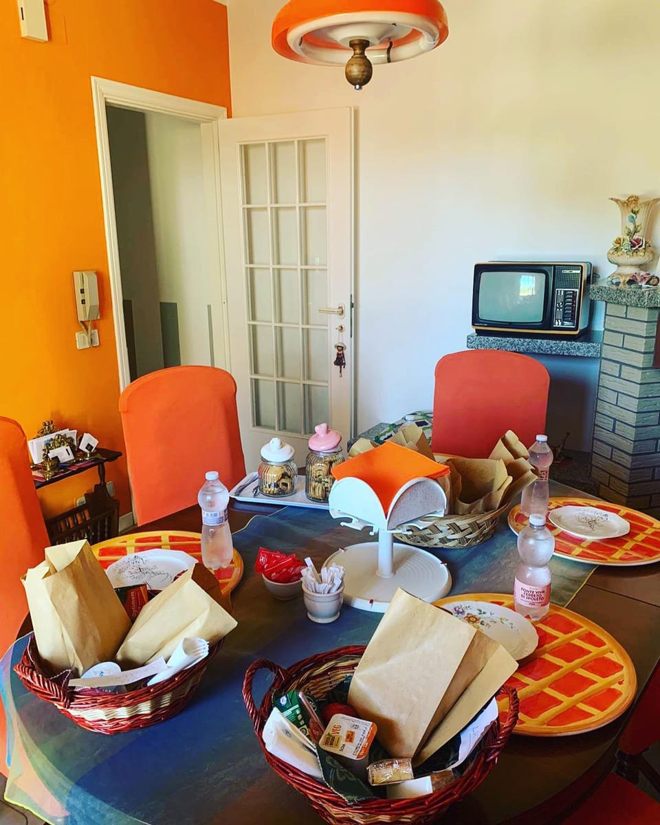 Food and drinks, Dining area, Food, Breakfast