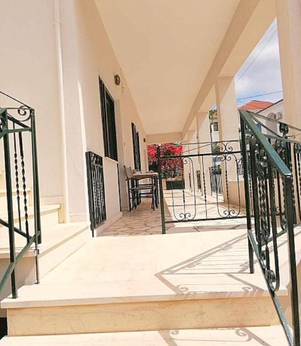Facade/entrance, Balcony/Terrace