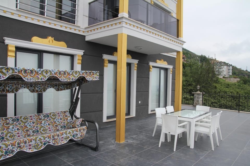 BBQ facilities, Coffee/tea facilities, Balcony/Terrace, City view, Garden view, Sea view