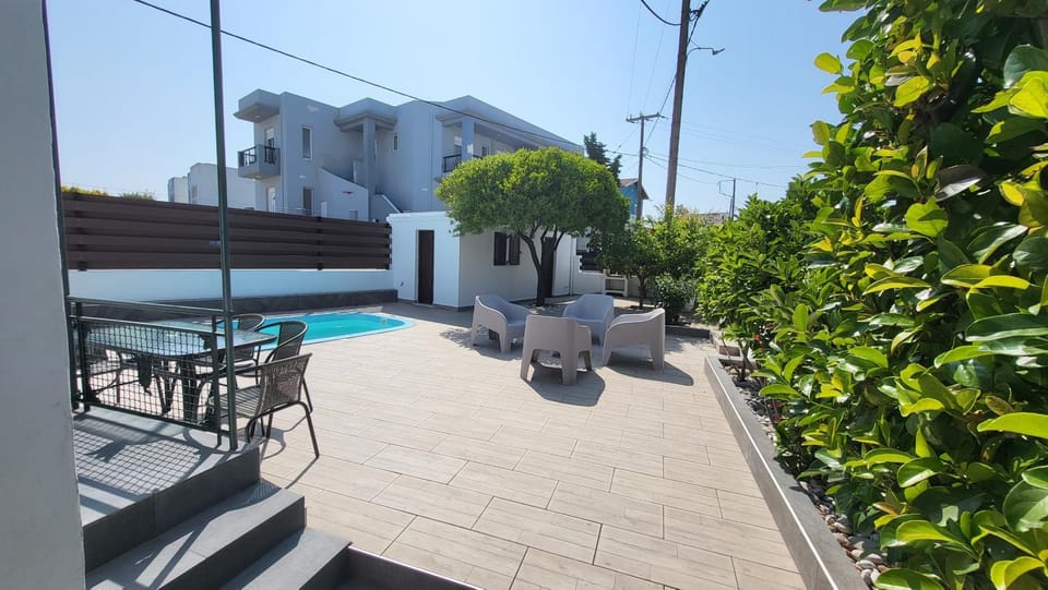 Garden, Pool view, Swimming pool