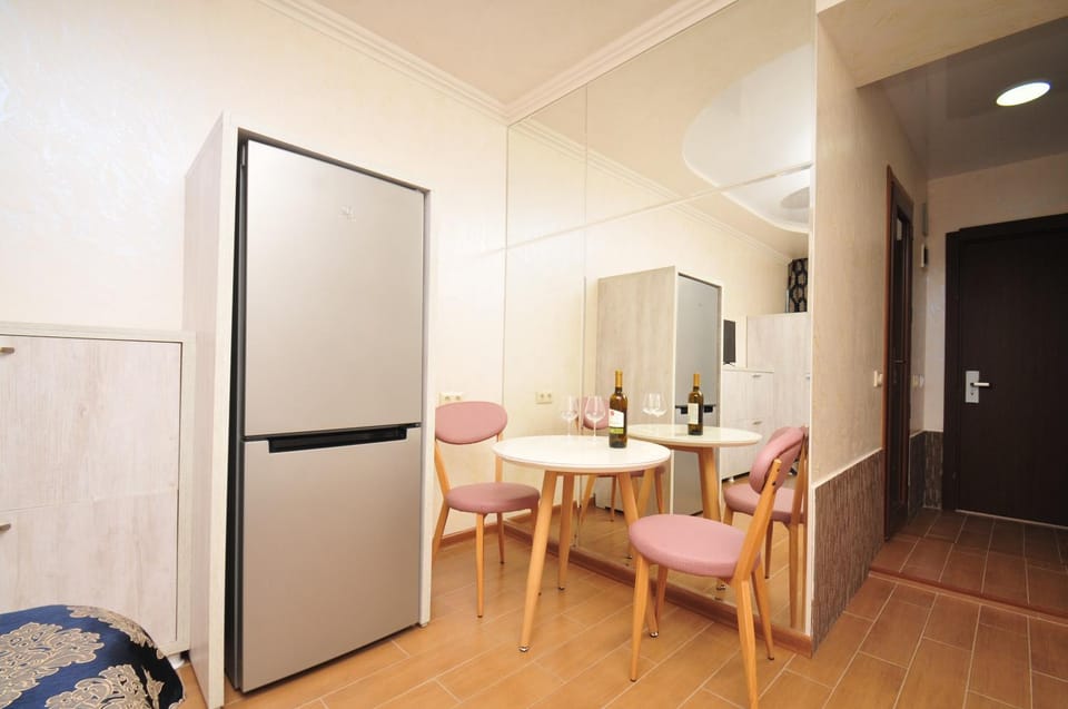 Photo of the whole room, Decorative detail, Dining area