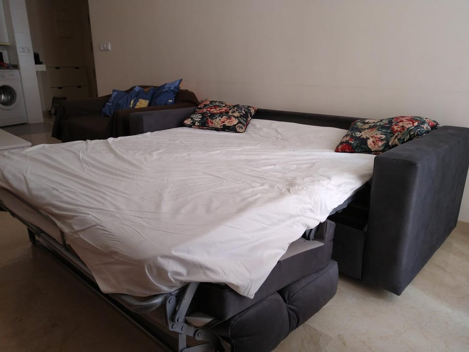 Bed, Living room