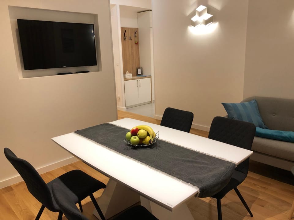 TV and multimedia, Dining area