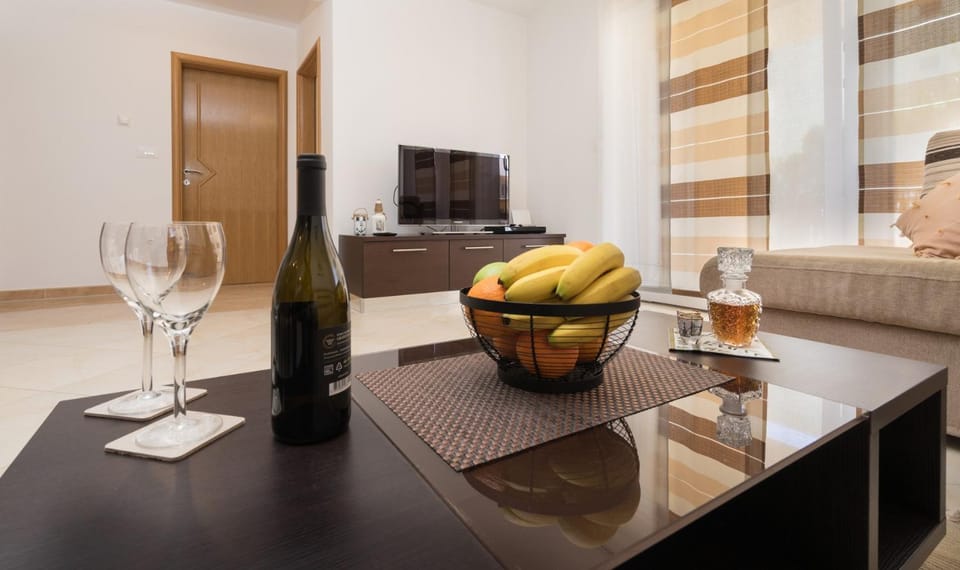 Living room, air conditioner