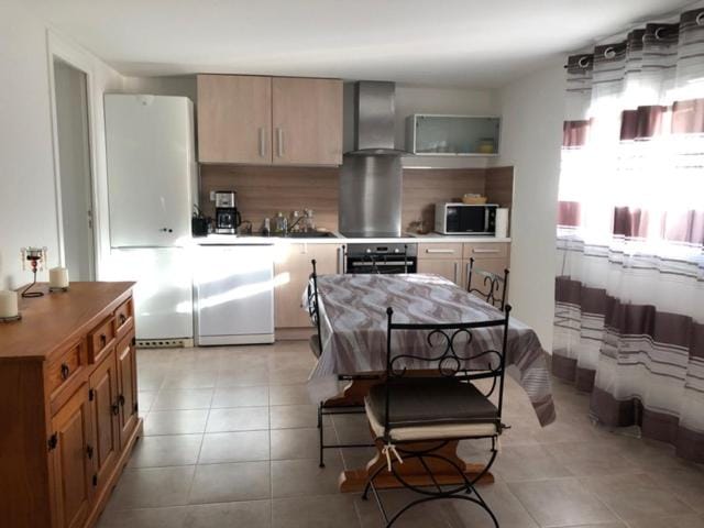 Kitchen or kitchenette, Dining area, dishwasher, oven, stove, toaster