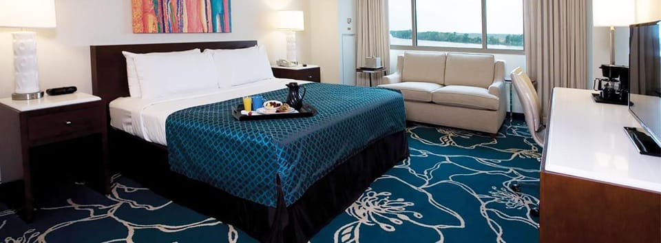 Photo of the whole room, Seating area