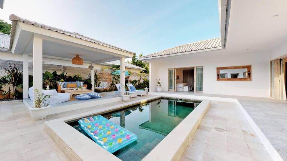 Patio, Garden, Swimming pool