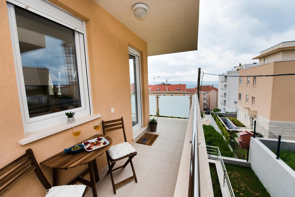 Blue Laguna with Seaview Apartment in Split