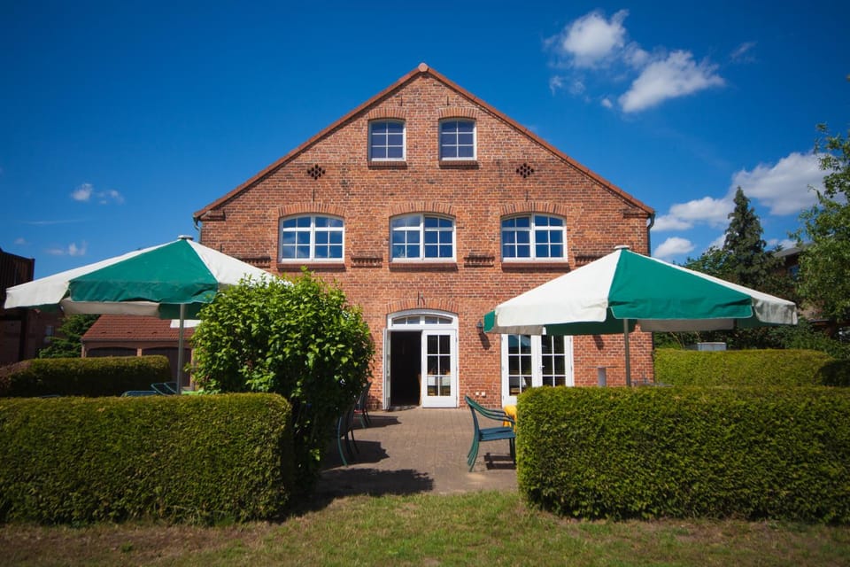 Property building, Restaurant/places to eat, Garden
