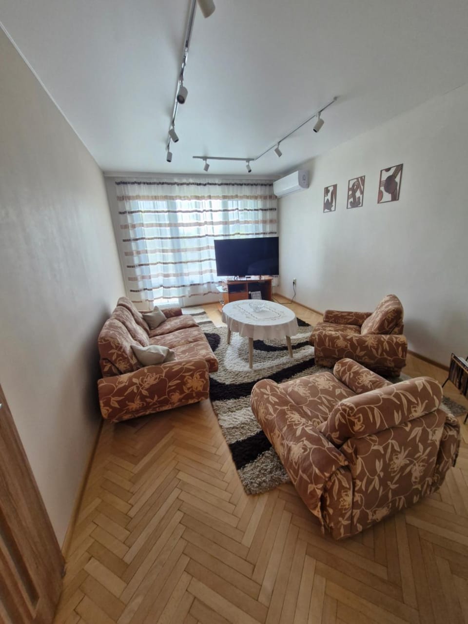 Communal lounge/ TV room, TV and multimedia, Living room, Seating area