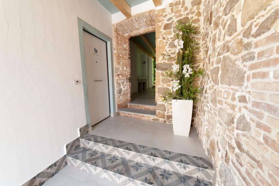 Facade/entrance, Day
