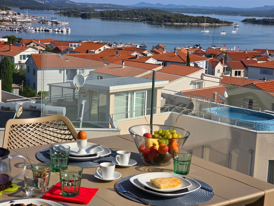 Balcony/Terrace, Breakfast