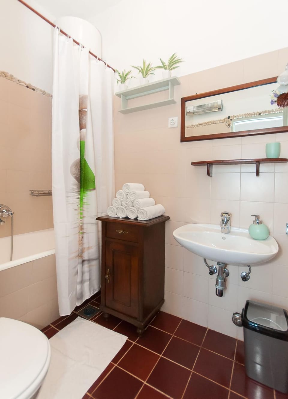 Shower, Toilet, towels
