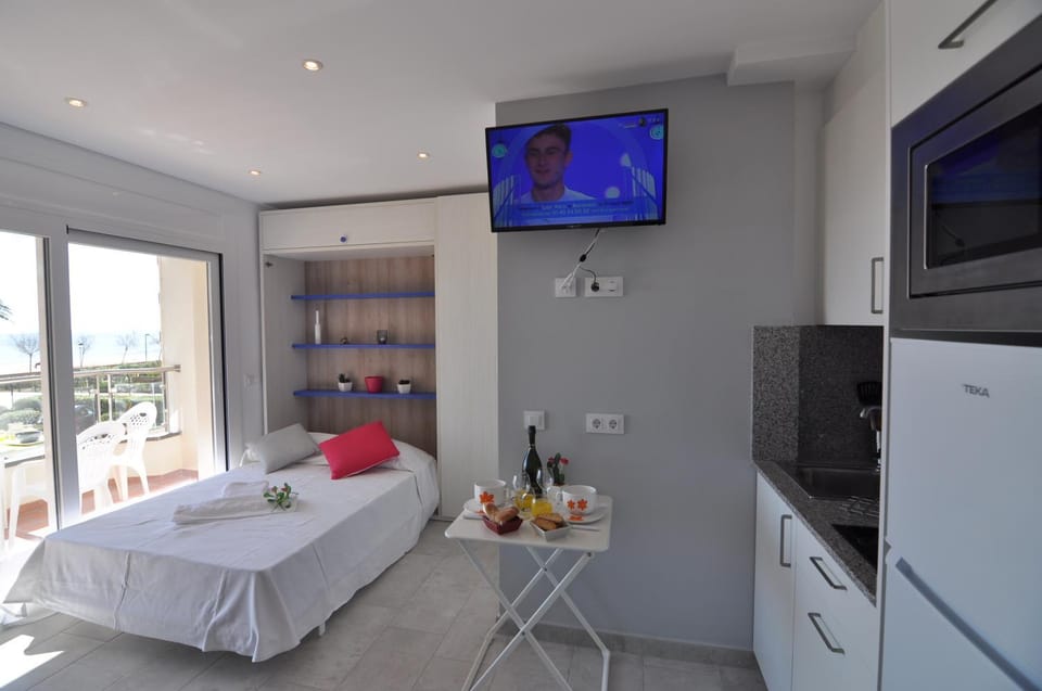 Bed, TV and multimedia