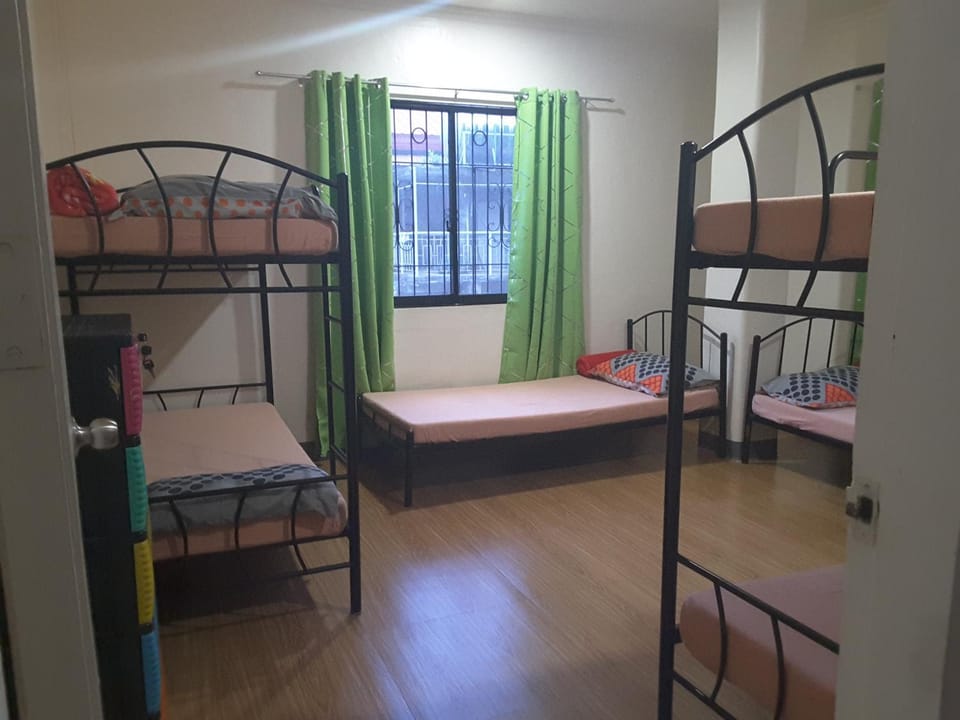 OMG Guesthouse Room for 6 Bed and Breakfast in Island Garden City of Samal