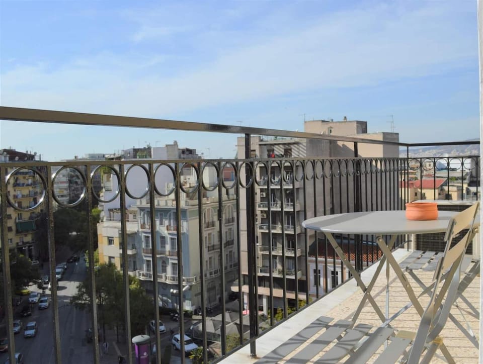 Vintage, spacious apartment in the heart of Athens! Apartment in Athens
