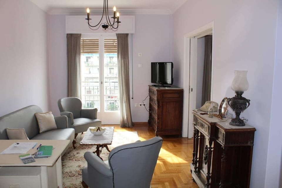 Vintage, spacious apartment in the heart of Athens! Apartment in Athens