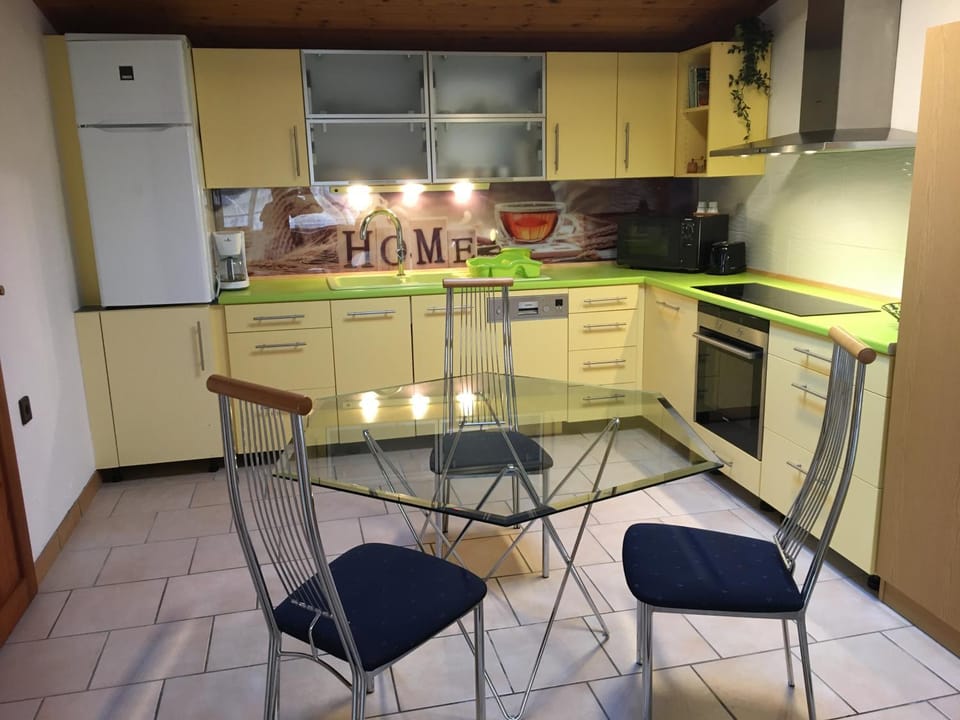 Kitchen or kitchenette, Dining area, dishwasher, oven, stove, toaster