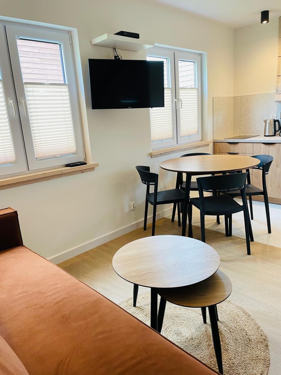 TV and multimedia, Kitchen or kitchenette, Living room, Seating area, Dining area, Evening entertainment