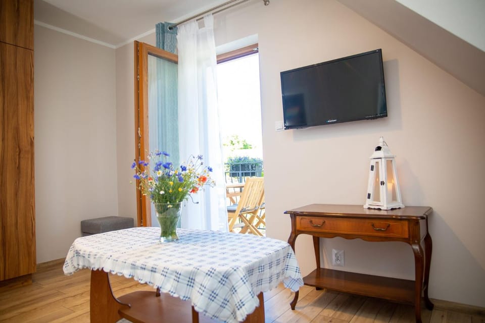 TV and multimedia, Balcony/Terrace, Living room, Bedroom