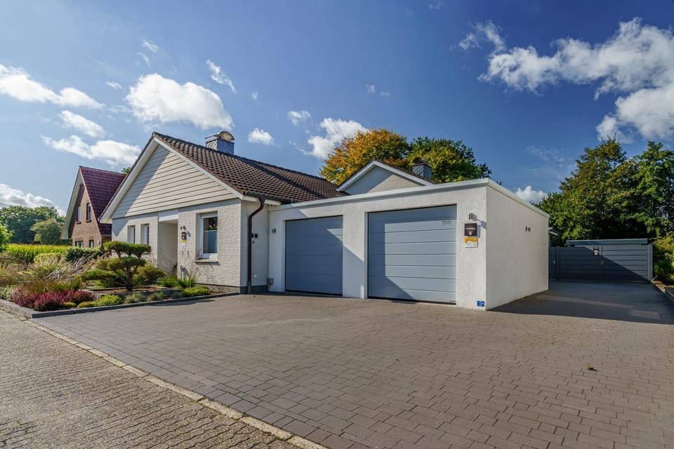 Property building, Facade/entrance, Neighbourhood
