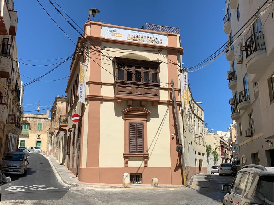 Varis Apartment in Saint Julians