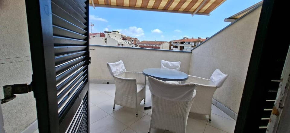 Sunčani apartman 1-Vila Amfora Apartment in Budva