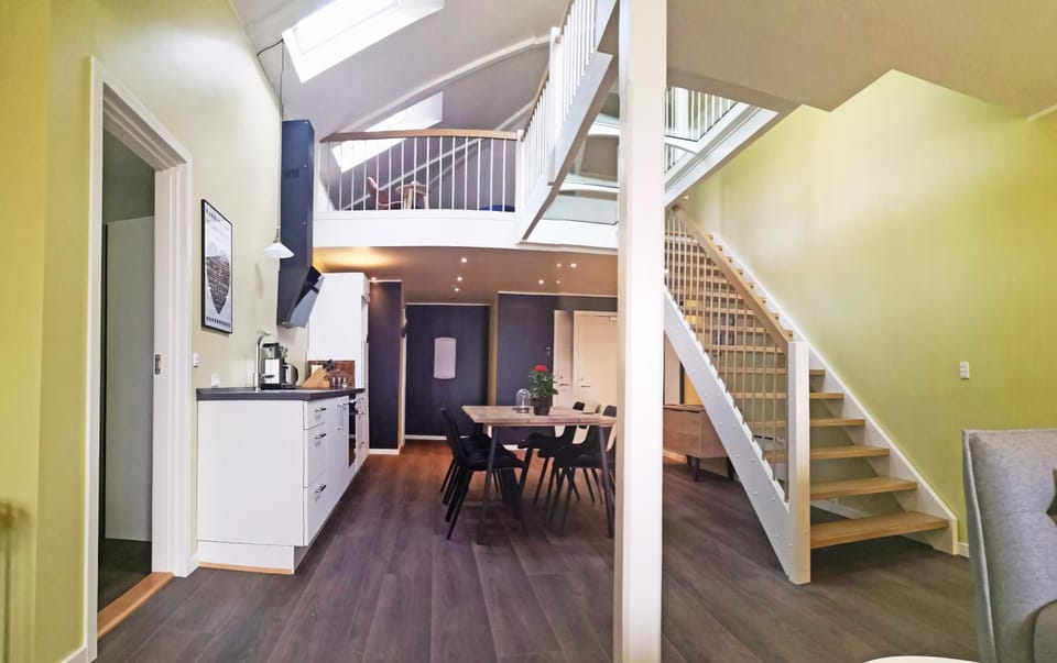 Kitchen or kitchenette, Living room, Decorative detail, Dining area