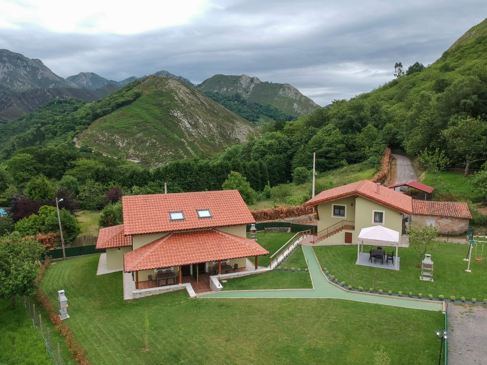 Bird's eye view, Mountain view