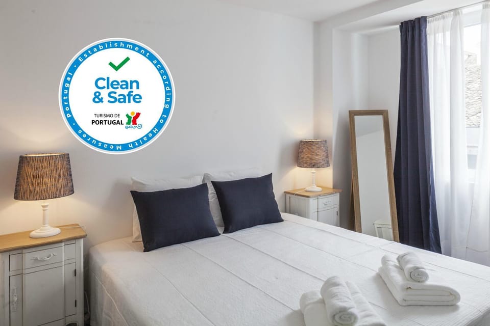 Bedroom, Certificate/Award
