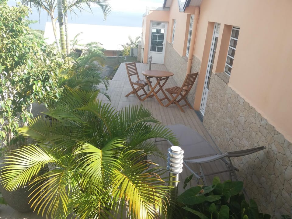 Facade/entrance, Balcony/Terrace