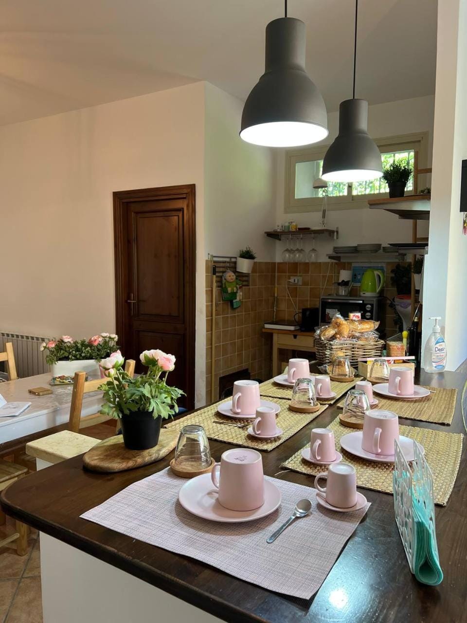 Coffee/tea facilities, Kitchen or kitchenette, Food and drinks, Dining area, Communal kitchen, Food, Breakfast, Buffet breakfast, Drinks