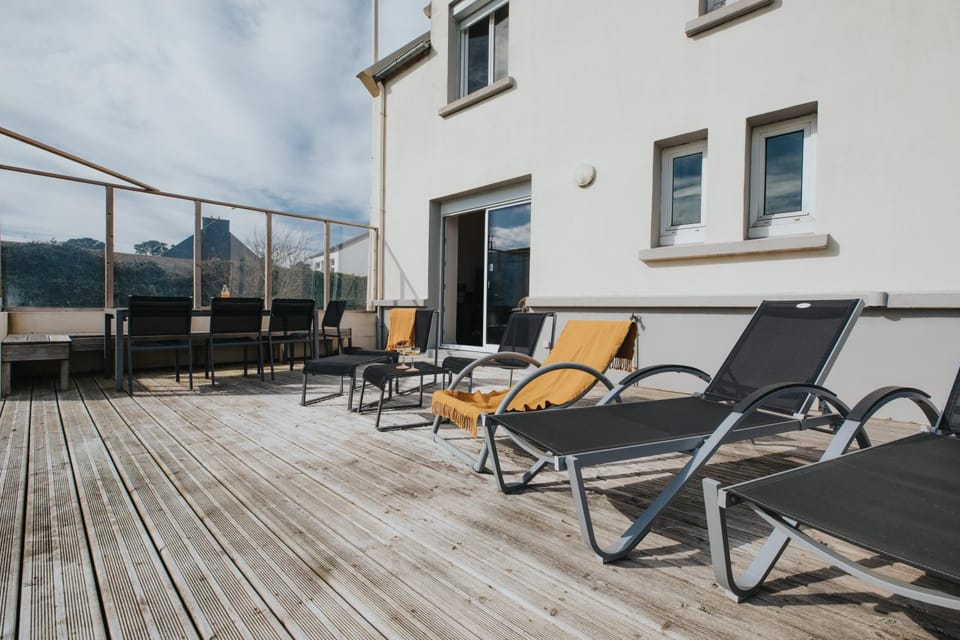 Balcony/Terrace, sunbed