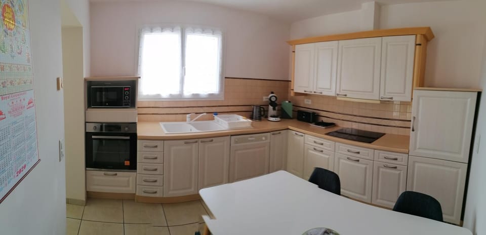 Dining area, Communal kitchen