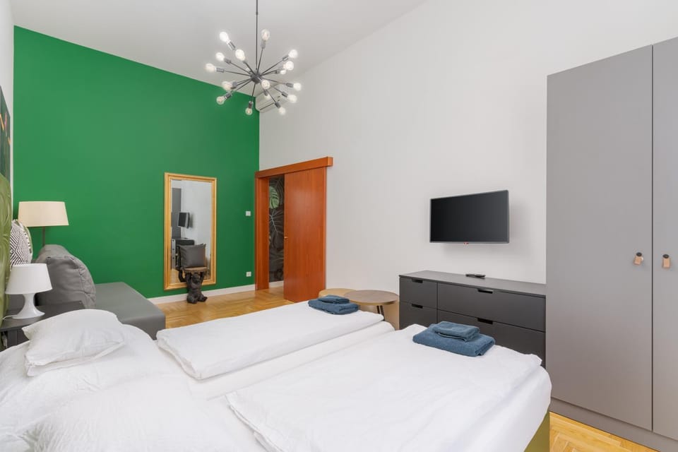 Bed, TV and multimedia, Bedroom, towels, wardrobe