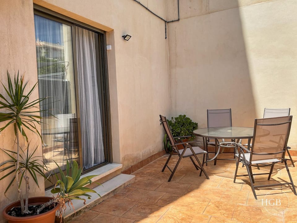 HGB Beachside Apartment in Alacantí