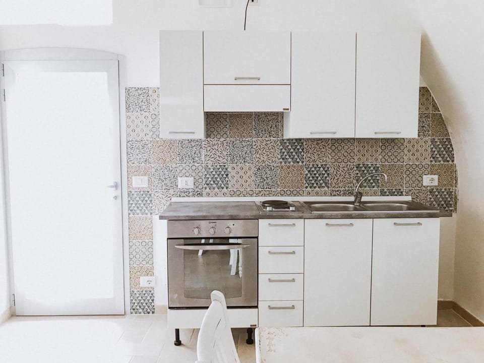 Kitchen or kitchenette, Communal kitchen