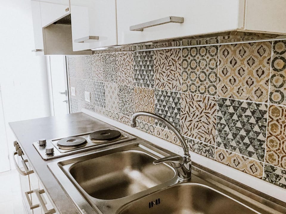 Kitchen or kitchenette, Communal kitchen
