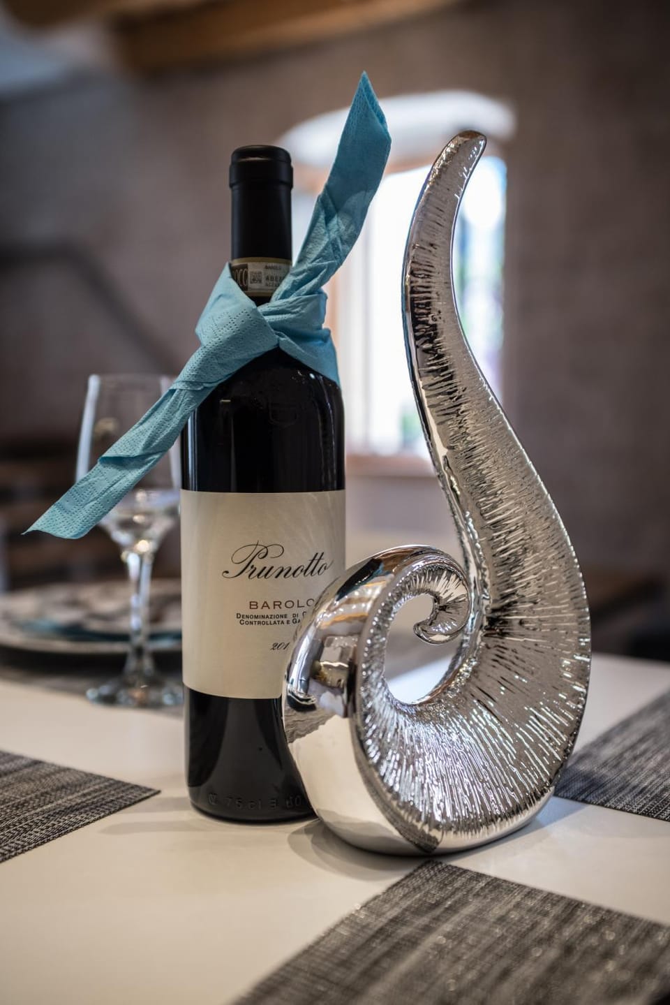 Living room, Decorative detail, Dining area