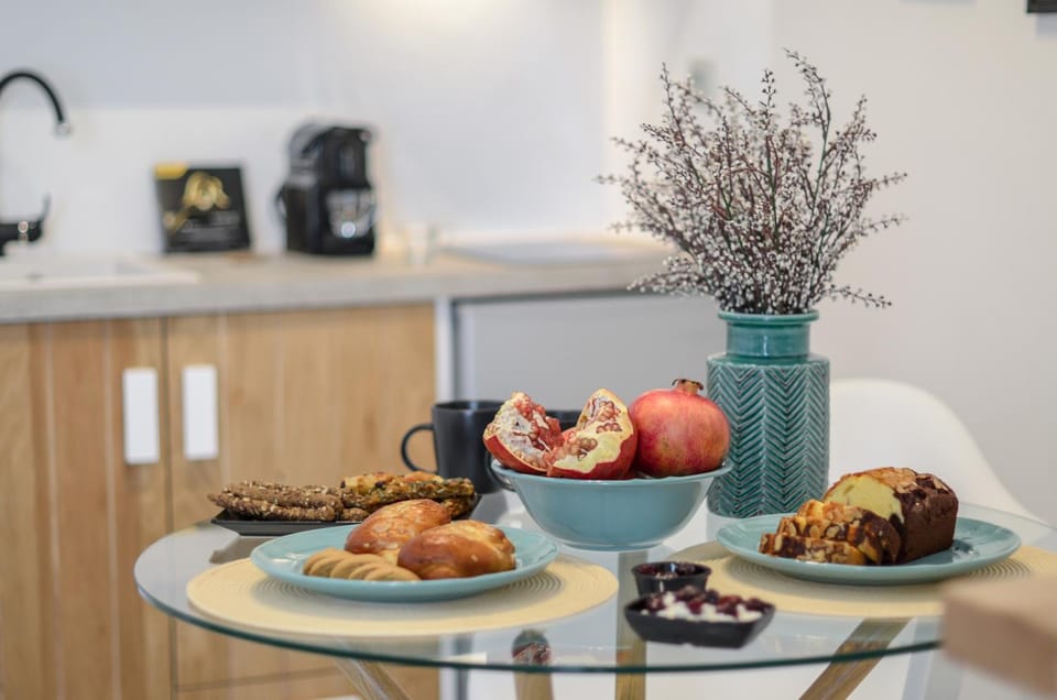 Food and drinks, Dining area