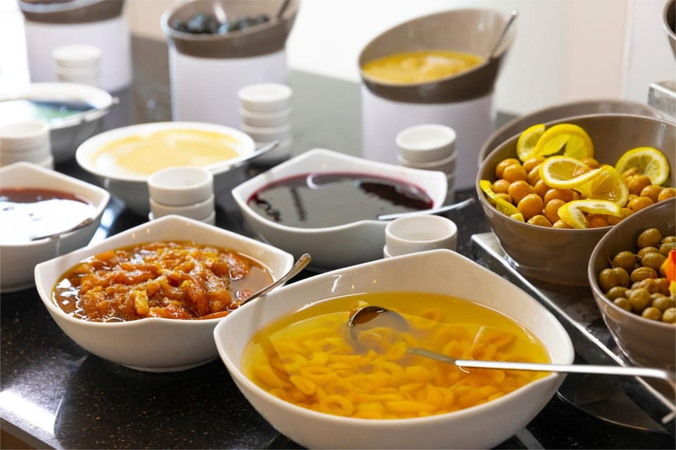 Food and drinks, Food, Breakfast, Continental breakfast, Buffet breakfast