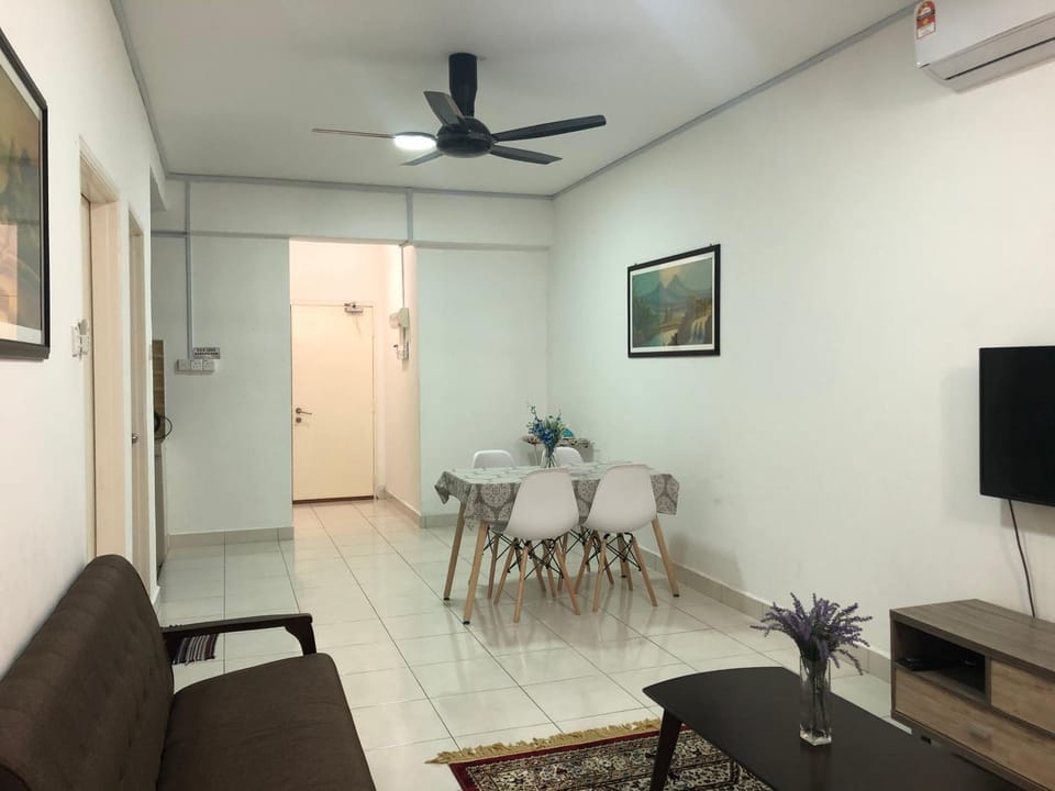 Medina Homestay, Wakaf Che Yeh Apartment in Malaysia