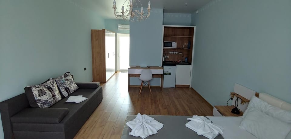 Bed, Coffee/tea facilities, Kitchen or kitchenette, Photo of the whole room, Decorative detail
