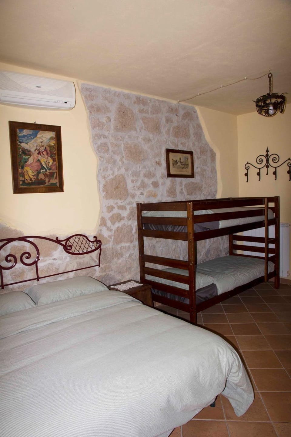 Photo of the whole room, Bedroom, bunk bed