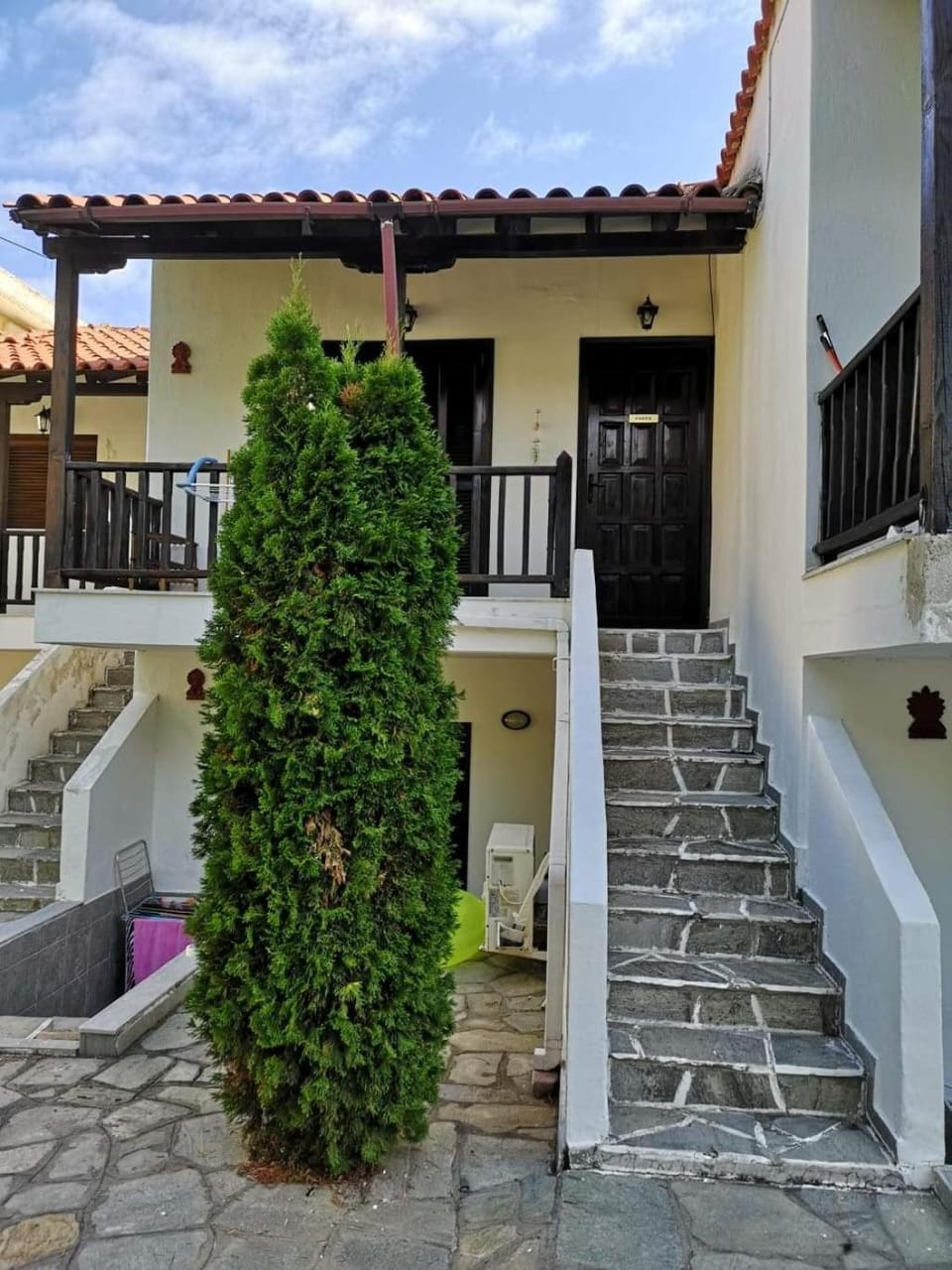 Facade/entrance