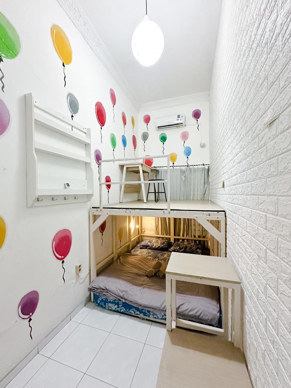 Bedroom, air conditioner