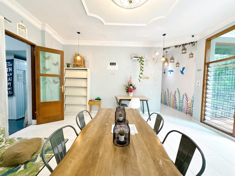 Living room, Dining area