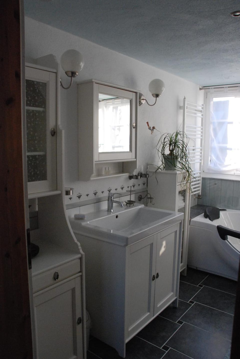 Bathroom, Decorative detail