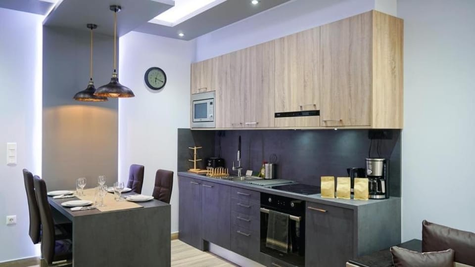 Kitchen or kitchenette, oven