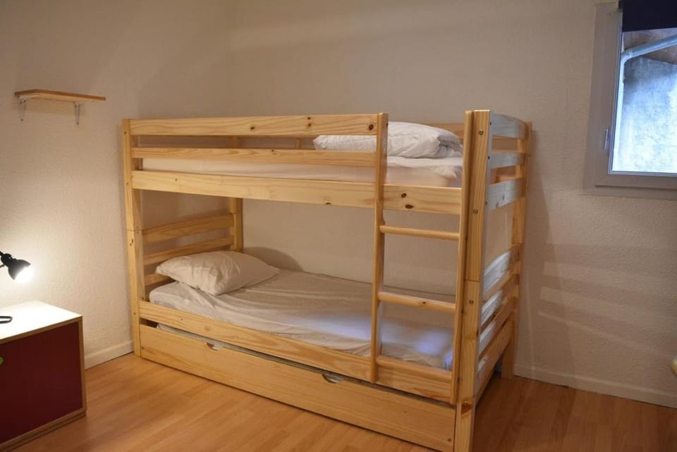 bunk bed
